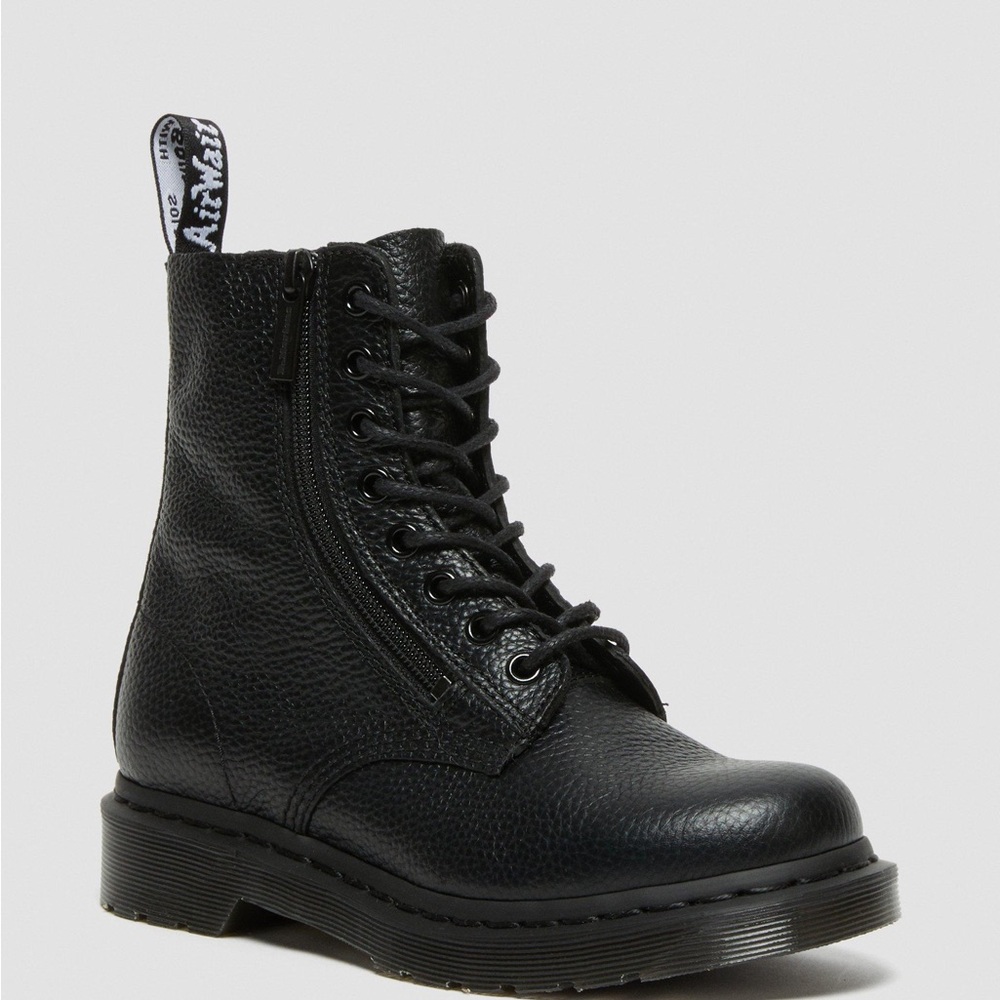 Dr Martens 1460 Pascal with Zipper in Black - Very Good/Like New Condition